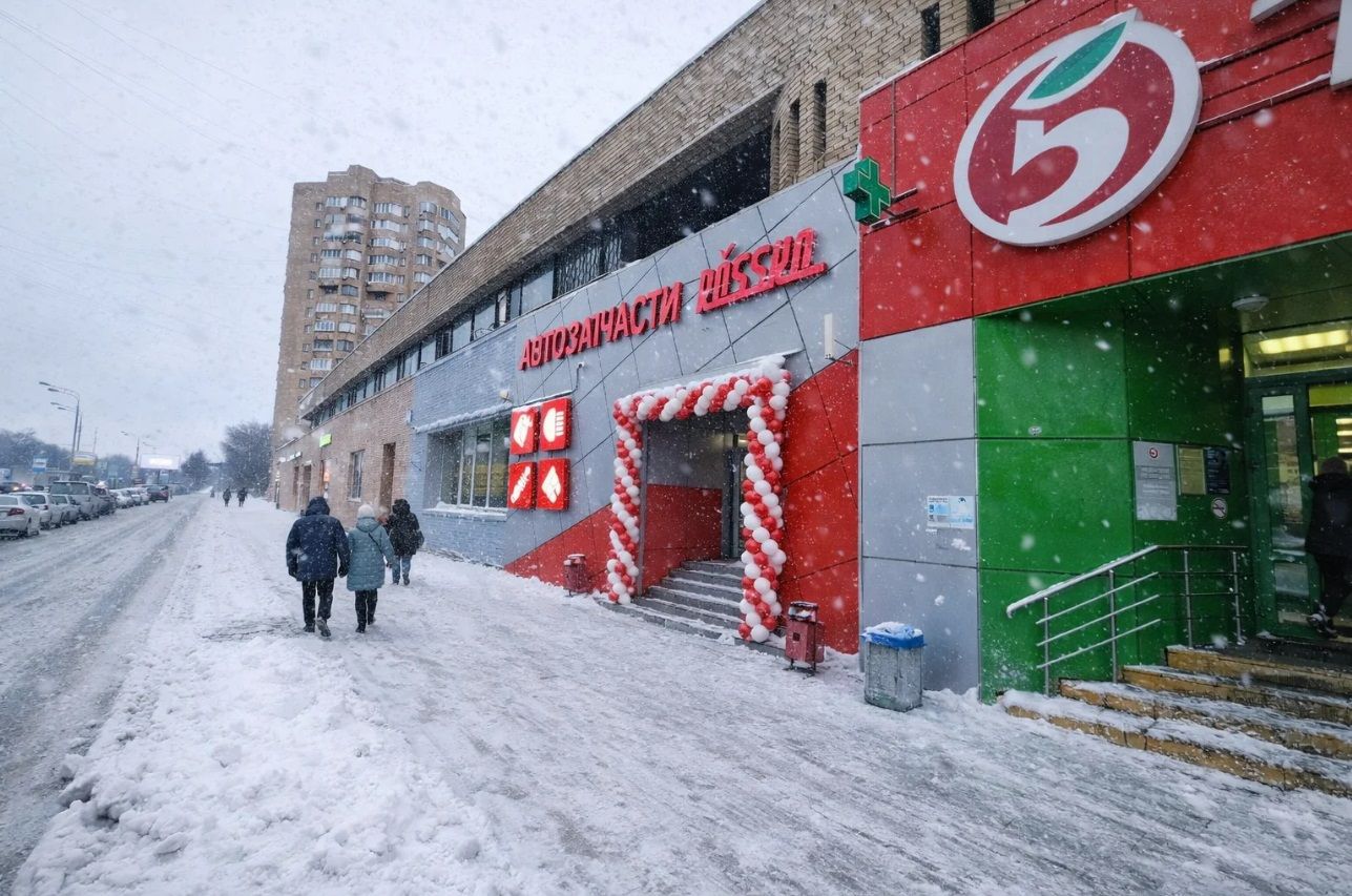 Автозапчасти ROSSKO Ленинградское ш, д. 84, пом. 2/1 Торговая площадь 332,3 кв м LEN84001