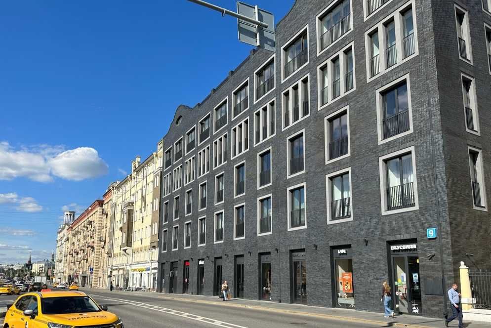 КрасноеБелое Cloud Nine ул. Большая Полянка, д. 9  Торговая площадь 72,8 кв м