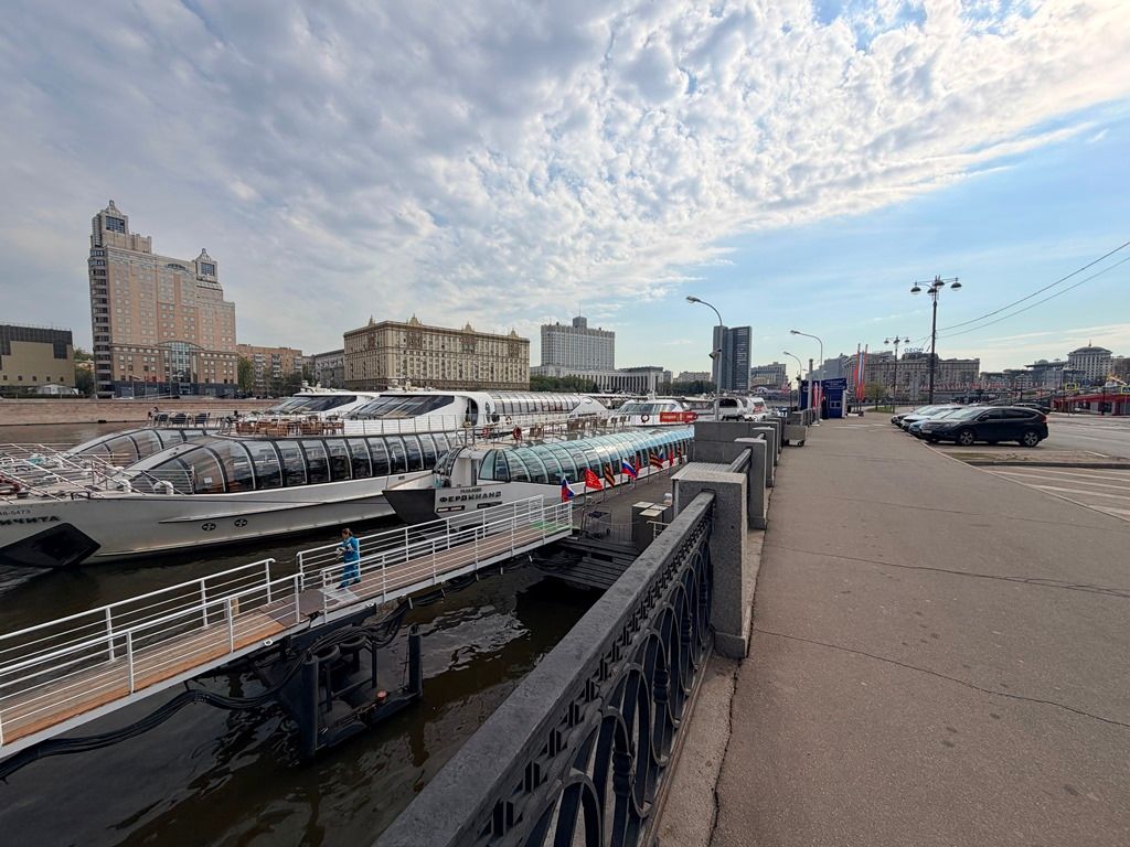 Москва, Кутузовский просп., д. 2/1, к. 1Б