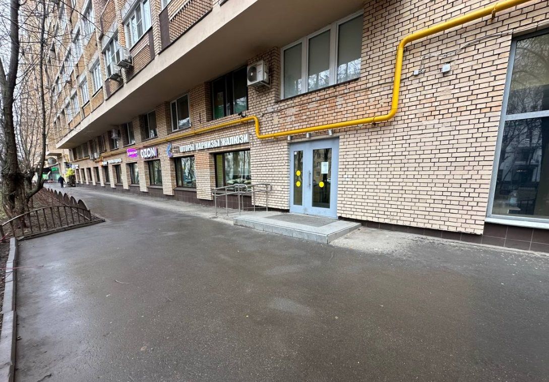 Москва, ул. Плющиха, д. 42   Помещение 95,4 кв м  Магазин строй материалов