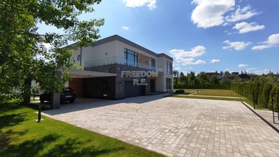 Дом, 797 м² — Москва, ТАО (Троицкий), Первомайское поселение, д. Каменка, кп Графские Пруды