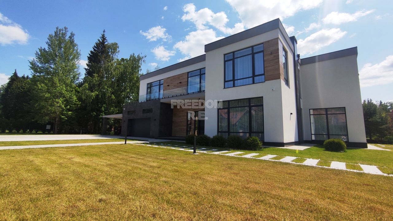 Дом, 797 м² — Москва, ТАО (Троицкий), Первомайское поселение, д. Каменка, кп Графские Пруды