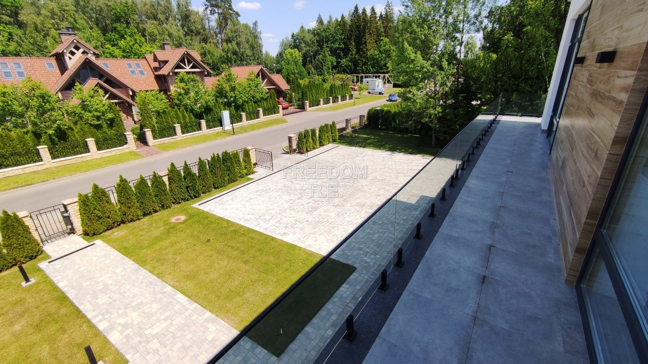 Дом, 797 м² — Москва, ТАО (Троицкий), Первомайское поселение, д. Каменка, кп Графские Пруды