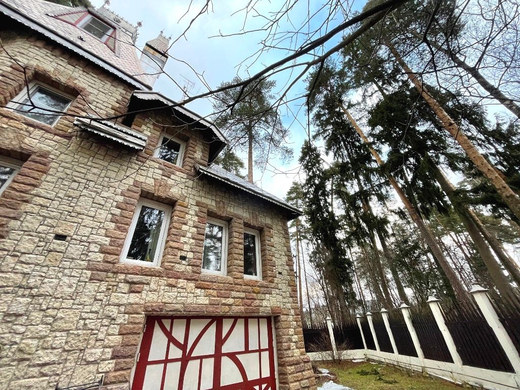 Дом, 514 м² — Московская обл., Щелковский р-н, д.п. Загорянский, ул. Крупской, д. 11