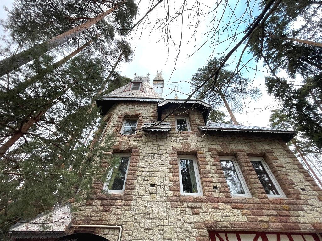 Дом, 514 м² — Московская обл., Щелковский р-н, д.п. Загорянский, ул. Крупской, д. 11