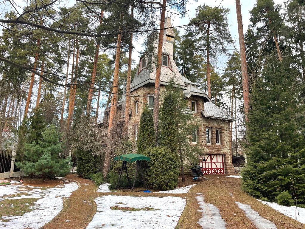 Дом, 514 м² — Московская обл., Щелковский р-н, д.п. Загорянский, ул. Крупской, д. 11