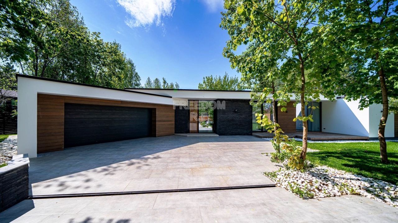 Дом, 350 м² — Московская обл, Истра го, кп Новолеоново