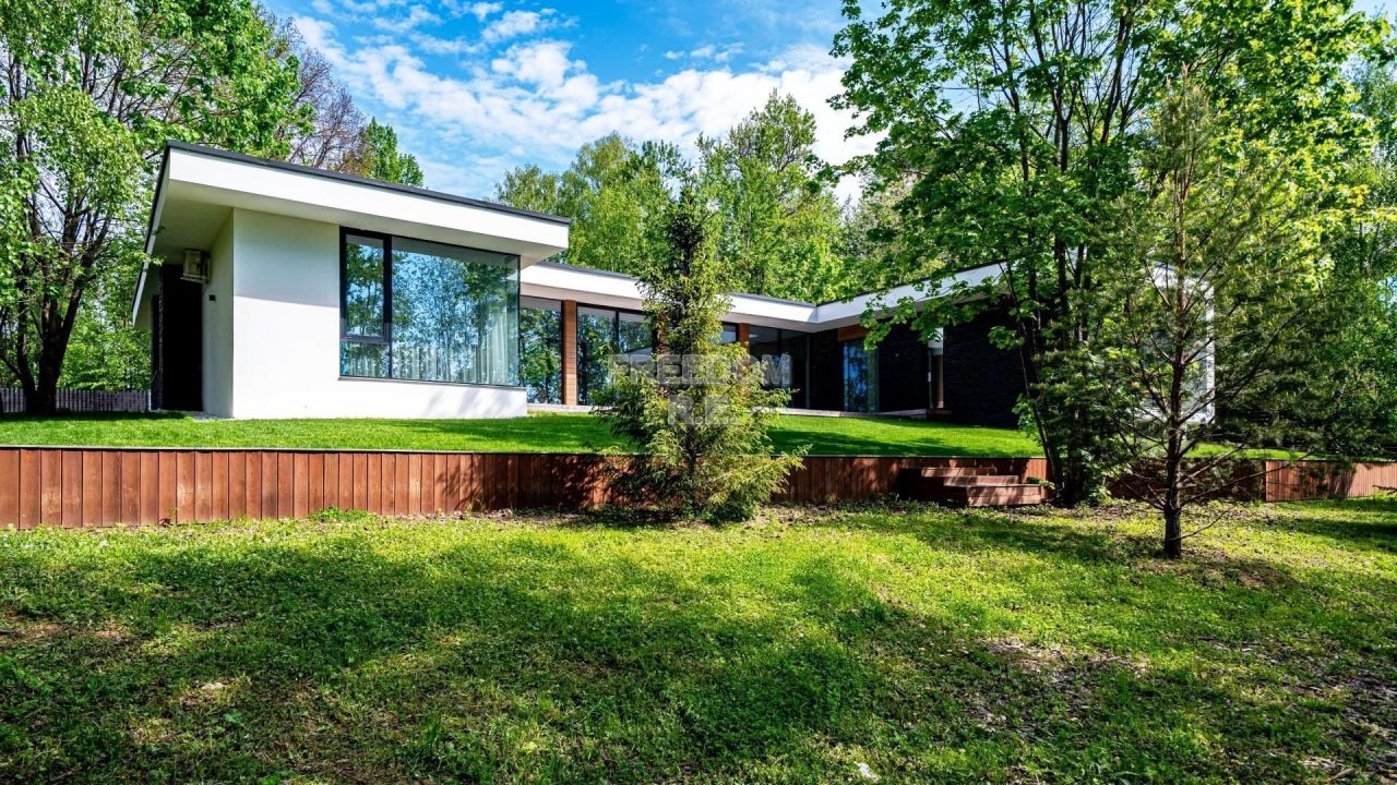 Дом, 350 м² — Московская обл, Истра го, кп Новолеоново