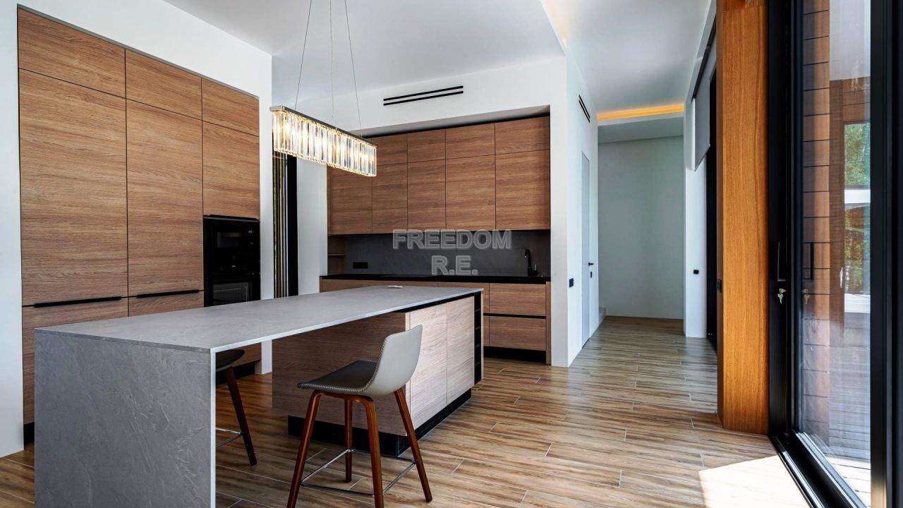 Дом, 350 м² — Московская обл, Истра го, кп Новолеоново