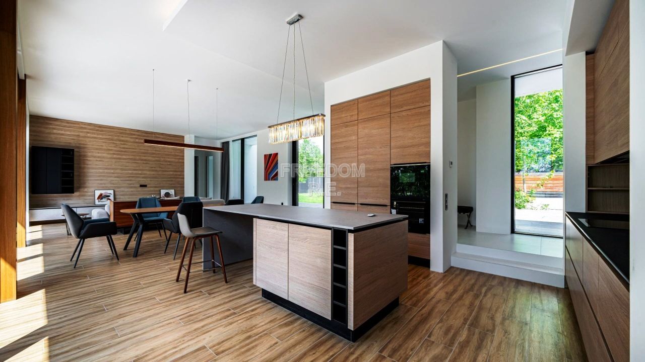 Дом, 350 м² — Московская обл, Истра го, кп Новолеоново