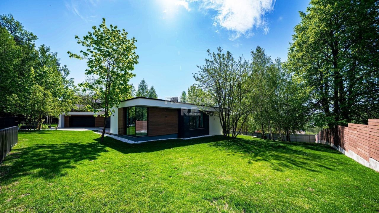 Дом, 350 м² — Московская обл, Истра го, кп Новолеоново