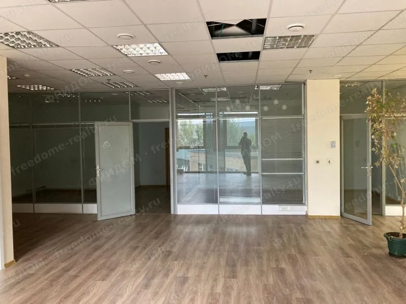 Москва г., Завода Серп и Молот пр-д, офис 295 кв.м, класса В в БЦ РОСТЭК