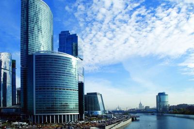 Комплекс «Башня на Набережной» в Москва-Сити, вид с набережной (фото ENKA)