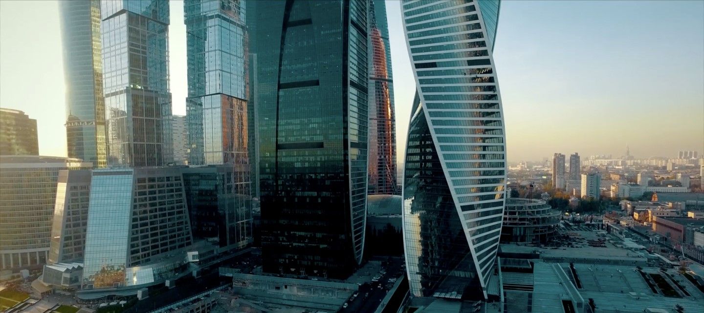 Башни Москва-Сити, среди них МФК «Империя», кадр с сайта управляющей компании