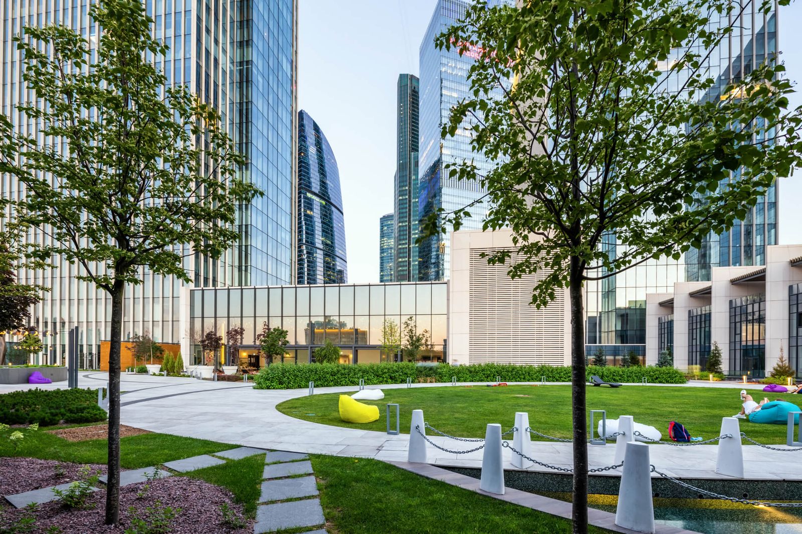 Частный парк на стилобате Neva Towers (сайт застройщика)