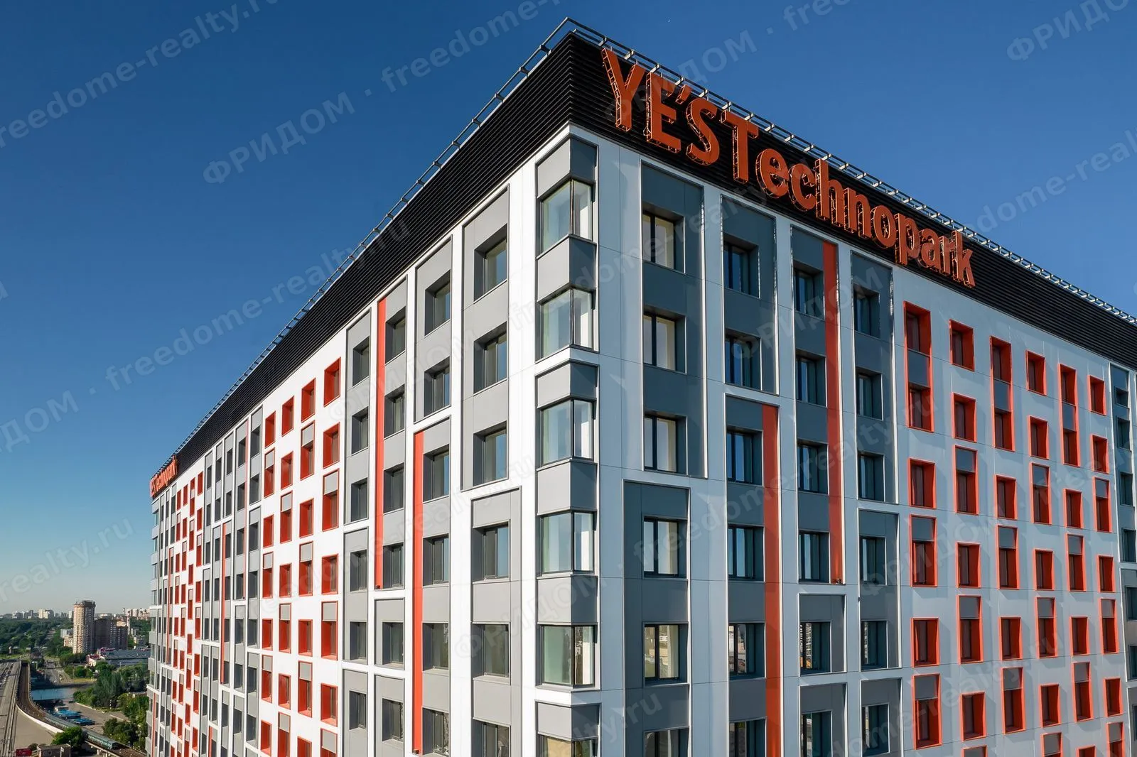 Technopark Plaza: фасад башни YE'S Technopark