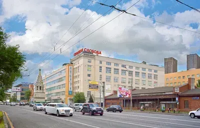 Стрелецкая слобода: фасад бизнес-центра с улицы