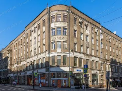 Доходный дом Строгановского училища, вид с улицы. Автор: Mike1979 Russia, лицензия CC BY-SA 3.0, Wikimedia Commons