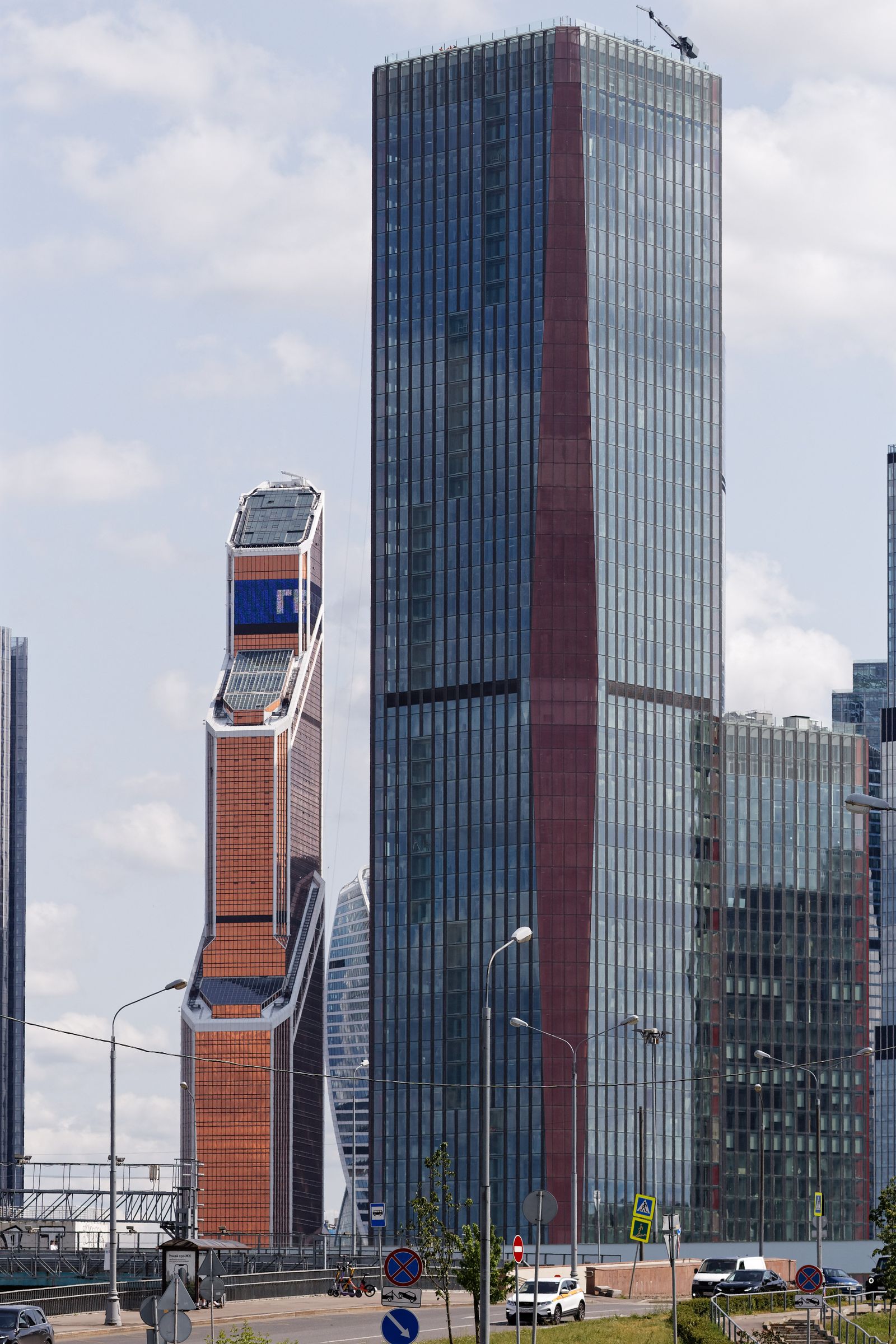 Башни iCity, июнь 2025. Wikimedia Commons, лицензия CC0, автор указан на странице файла