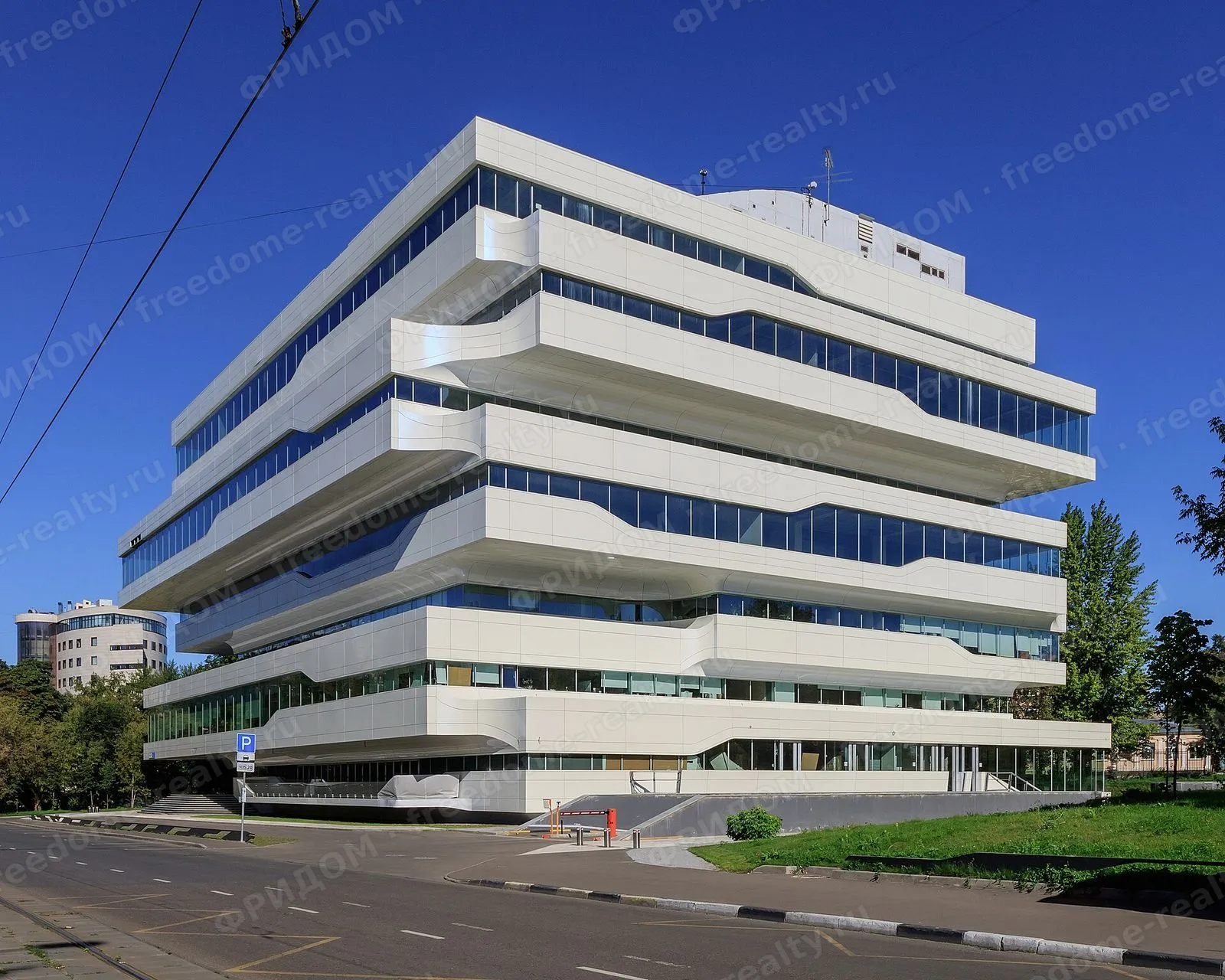 Бизнес-центр Dominion Tower по проекту Захи Хадид, август 2016. Автор: A.Savin, лицензия FAL (Wikimedia Commons).