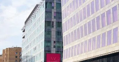 Угловая часть фасада БЦ Four Winds Plaza. Фото с официального сайта БЦ.