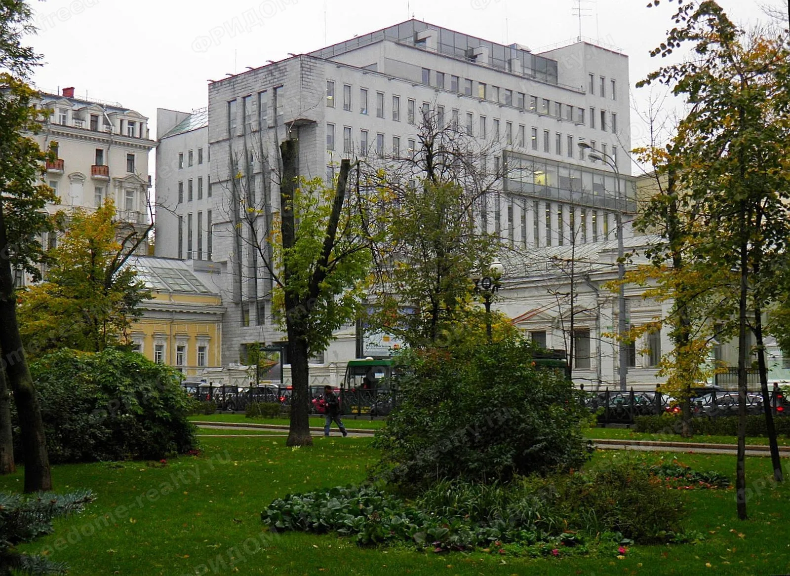 Страстной бульвар, дома 9 и 10, октябрь 2011. Автор: salech hcelas, лицензия Wikimedia Commons: CC BY 3.0.