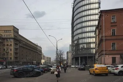 БЦ «СОГАЗ Тауэр» со стороны проспекта Академика Сахарова. Автор: Gennady Grachev, лицензия Wikimedia Commons: CC BY 2.0.