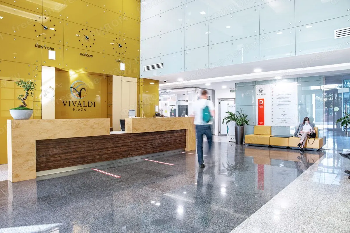 Вестибюль бизнес-центра Vivaldi Plaza. Фото с сайта собственника O1 Properties.