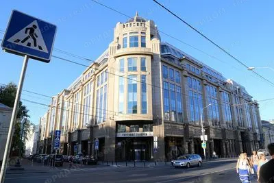 Бизнес-центр «Воздвиженка Центр» со стороны улицы Воздвиженка