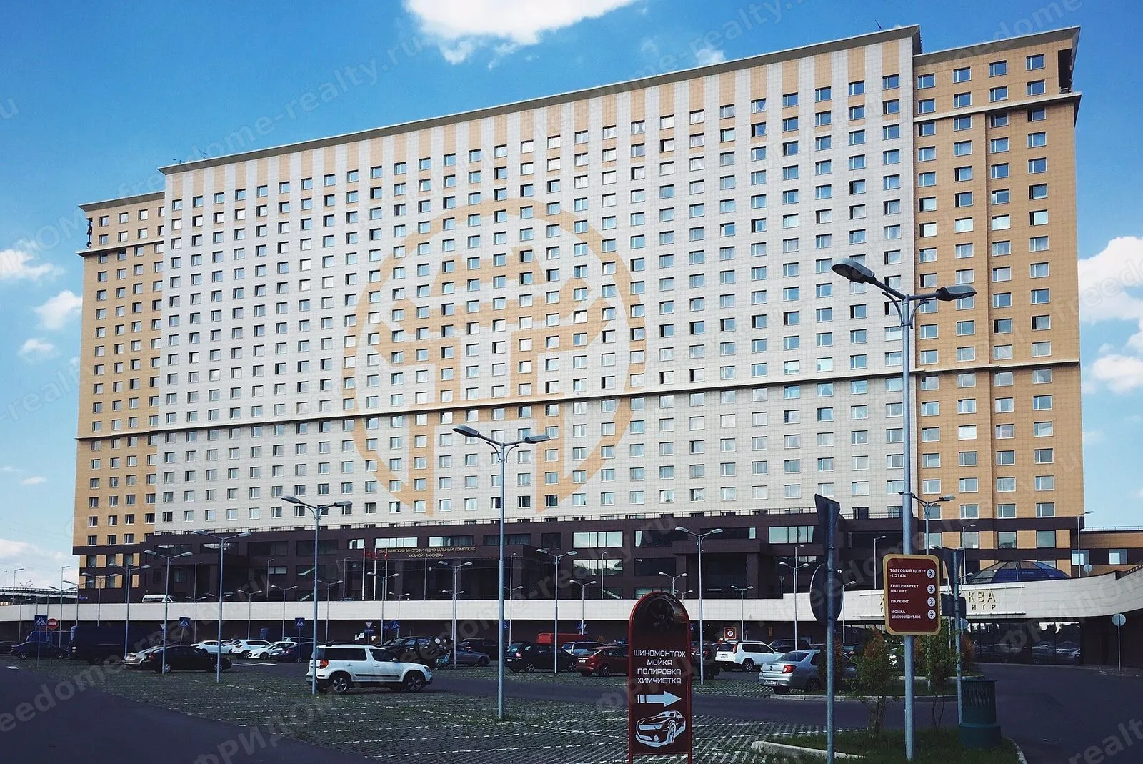 МФК «Ханой-Москва», Ярославское шоссе, июнь 2015. Автор: Gennady Grachev from Moscow, Russia. Лицензия Wikimedia Commons: CC BY 2.0.