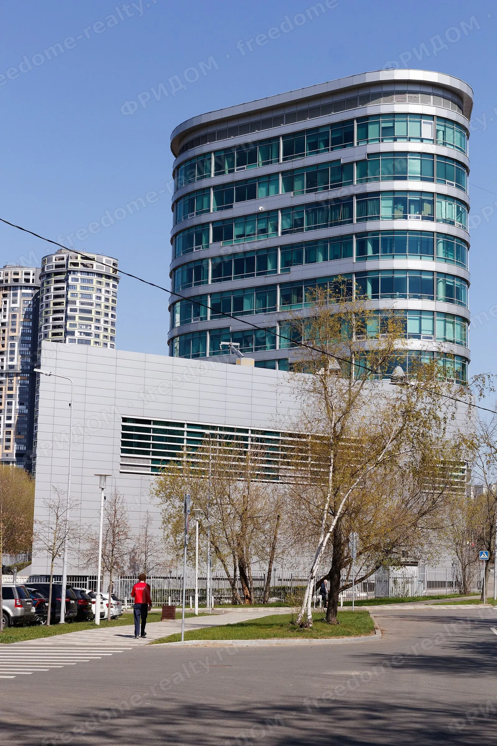 Бизнес-центр Principal Plaza, вид со стороны парка, май 2026. Автор: Retired electrician, Wikimedia Commons, CC0.