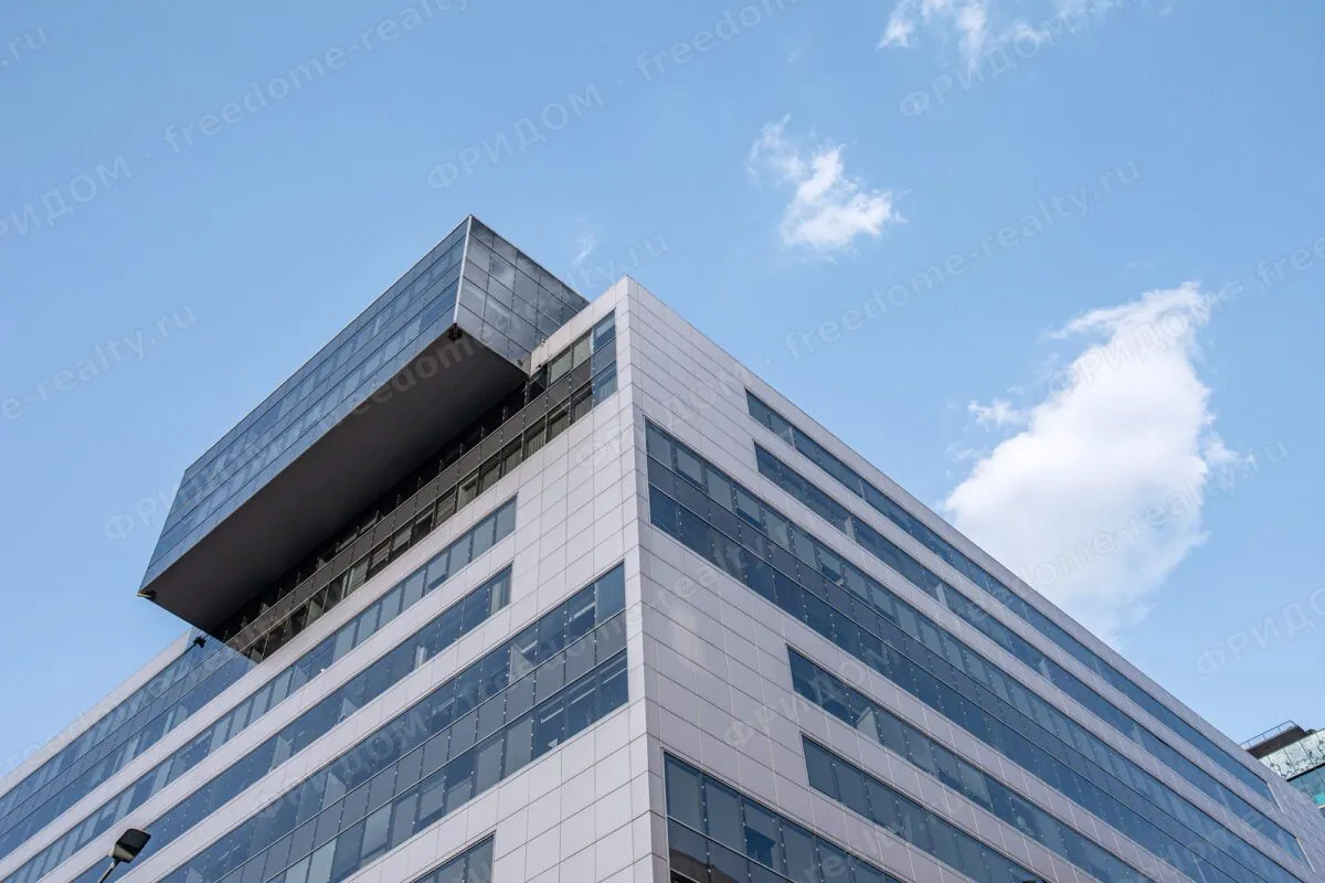Архитектурная деталь фасада БЦ Silver City (фото O1 Properties).