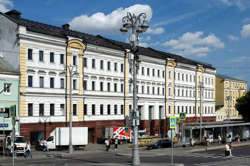 Бывший доходный дом Н. Т. Волкова (Лубянский проезд, 27/1, стр. 1), в котором размещается БЦ. Автор: Никонико962. Лицензия Wikimedia Commons: CC BY-SA 4.0.