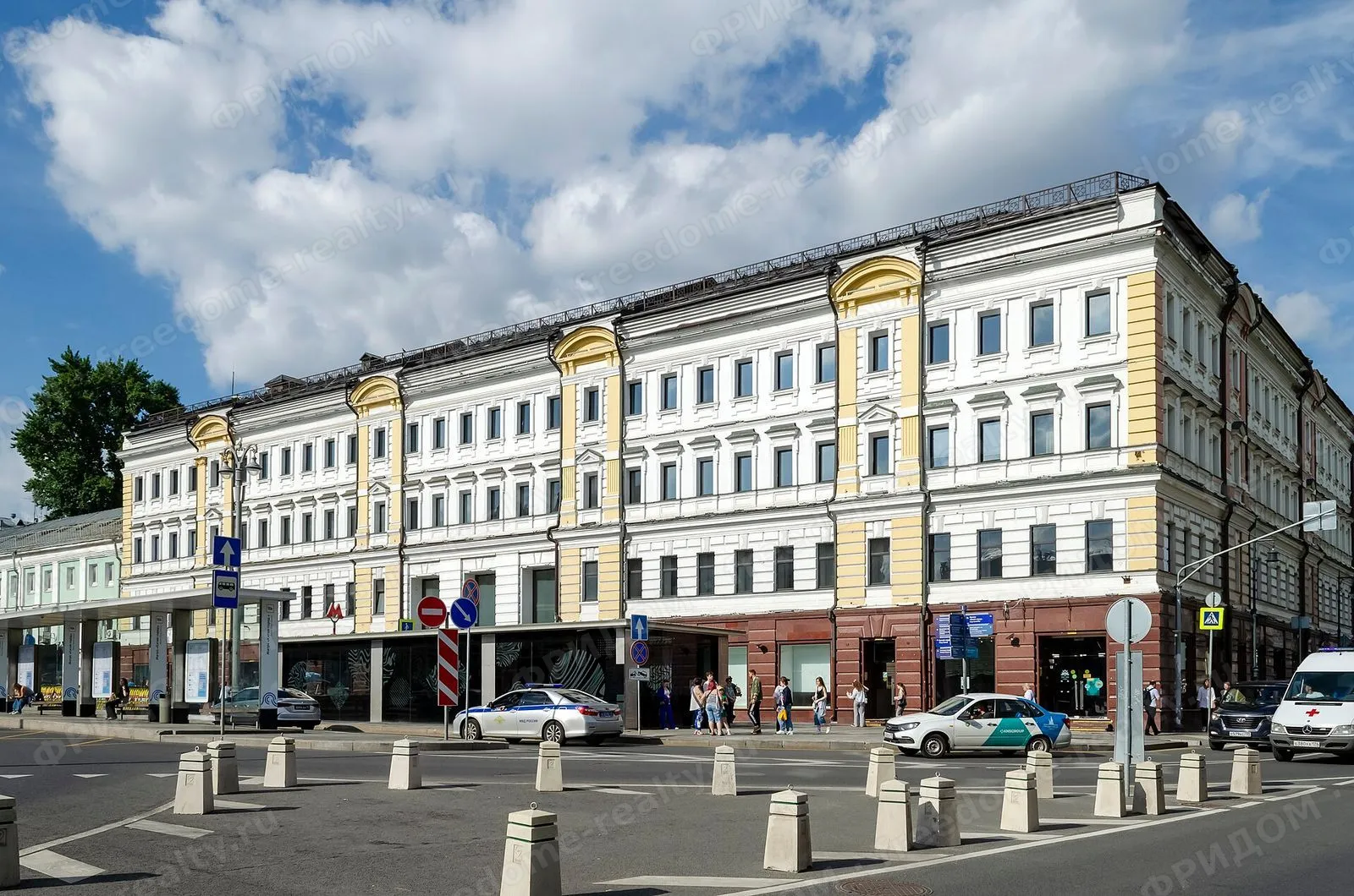 Бывший доходный дом Н. Т. Волкова (Лубянский проезд, 27/1, стр. 1), в котором размещается БЦ. Автор: Никонико962. Лицензия Wikimedia Commons: CC BY-SA 4.0.