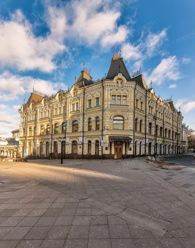 Доходный дом Третьяковых (Кузнецкий Мост, 13/9, стр. 1). Фото: Елена Нечипоренко, 2024. Лицензия Wikimedia Commons: CC BY-SA 4.0.