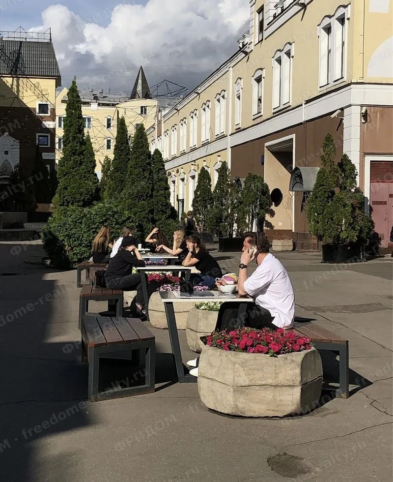 Двор и фасады корпусов «Басманного двора». Официальный сайт комплекса