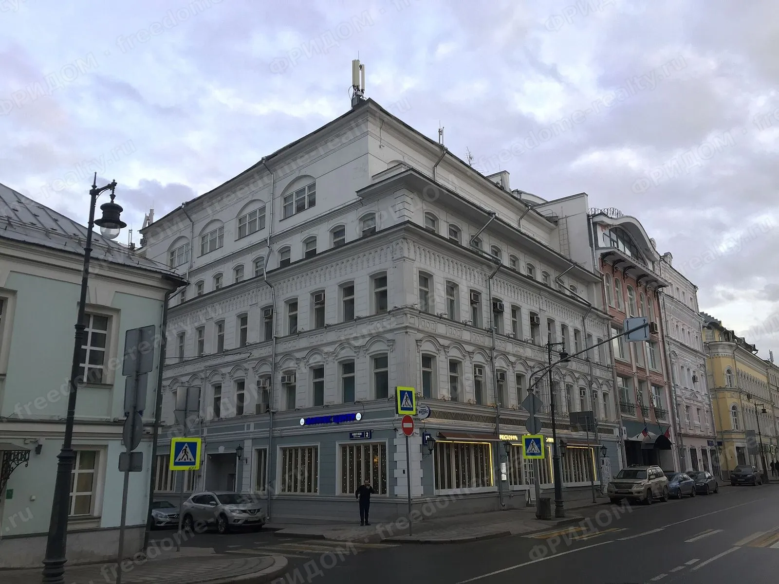 БЦ «Чайка Плаза 8», ул. Сретенка, 12. Фото: Roman Balabin, 2019. Лицензия Wikimedia Commons: CC BY-SA 3.0.