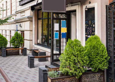 Стрит-ритейл у метро (85 м²)